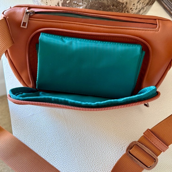 Kibou Travel Diaper Bag- Brown Fanny Pack - Picture 5 of 8